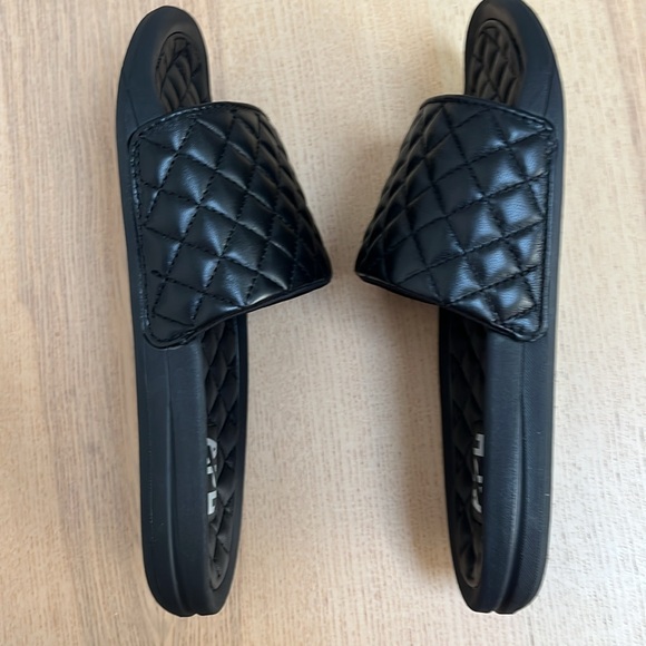 APL Lusso Slide - Picture 4 of 8